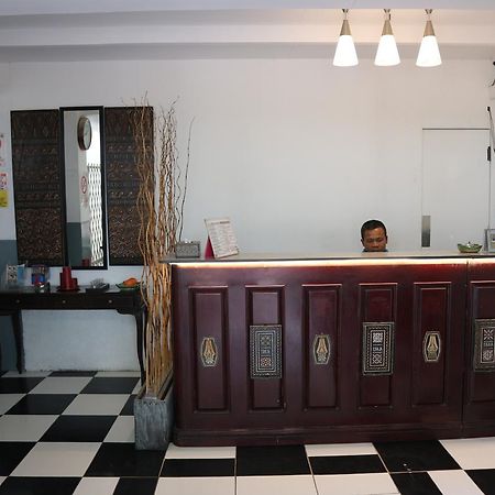 Tator Hotel Джакарта Экстерьер фото